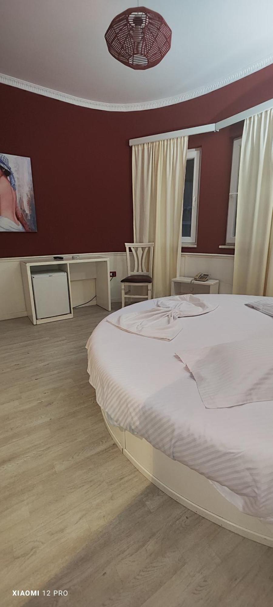 Hotel Kastria Tirana Exterior photo