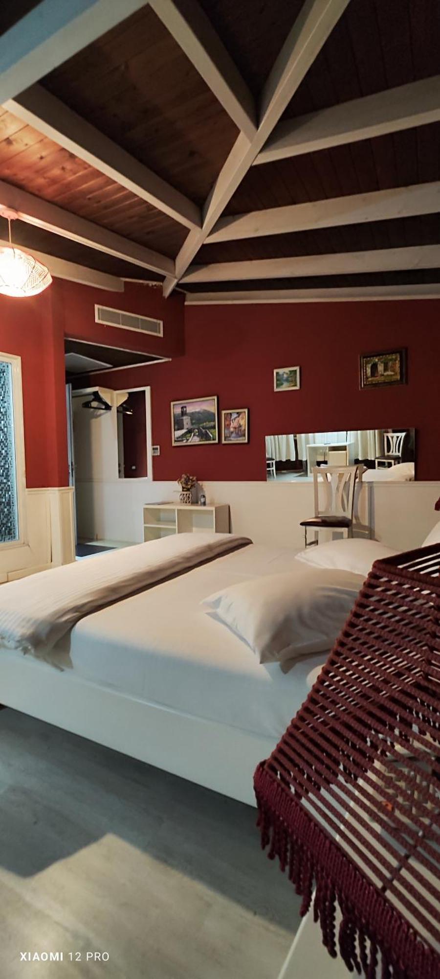 Hotel Kastria Tirana Exterior photo