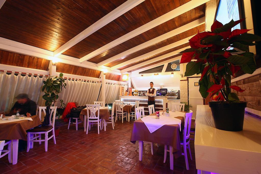 Hotel Kastria Tirana Exterior photo